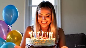 С Днём Рождения женщине!  Шикарная песня!  Самое красив