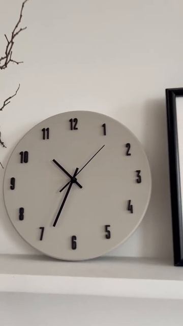 Часы Скала 30см с черными арабскими цифрами