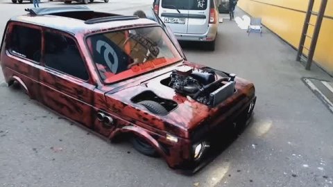 Авто выставка в Экспофоруме.