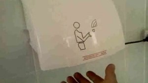 Не совсем Автоматическая сушилка для рук.Not quite Automatic han