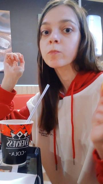 Моё хобби - вкусно кушать #ляляля #еда #бургеркинг #evervess смотреть онлайн