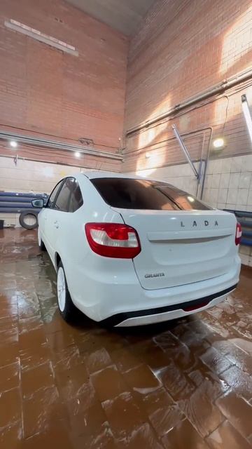 Лифтбек белый подготовили на доставку! смотреть онлайн