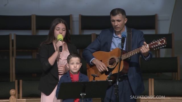 Пение «В жизни есть и трудные минуты» - семья Шерстюко? смотреть онлайн