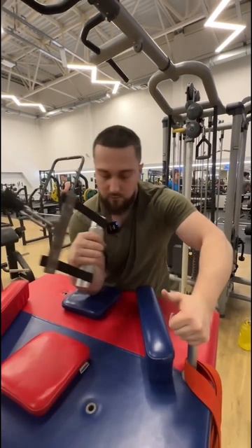 3 эффективных упражнения для борьбы в бицепс 💪🏻 смотреть онлайн