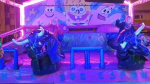 Оливейя катается на аттракционе Родео #olivella #девочка #испания #ребенок #дети #детство #родео