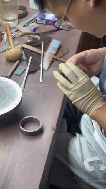 Мастер Чжоу Сыяо делает наши чайники! смотреть онлайн