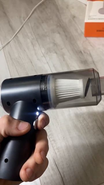 Автомобильный пылесос в действии смотреть онлайн