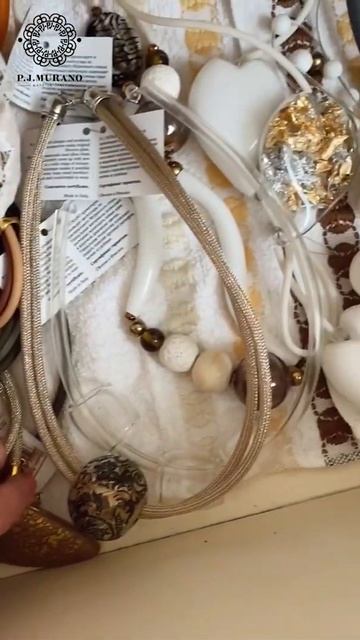 Белый цвет в украшениях PJ MURANO #shorts смотреть онлайн