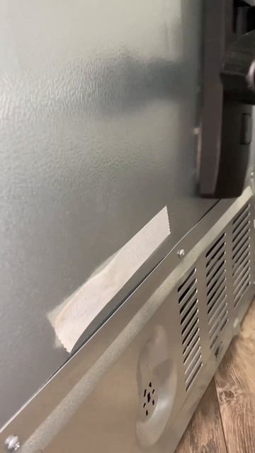 А Вы часто убираете под холодильником? смотреть онлайн