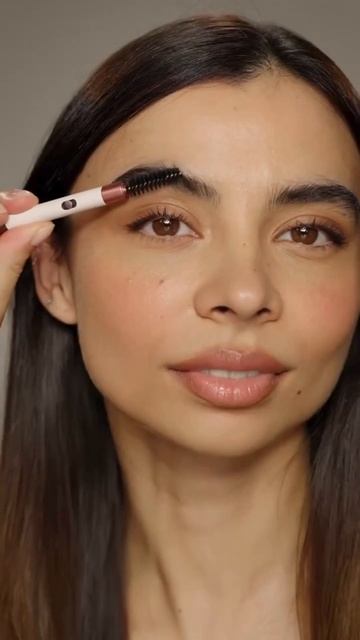 Dyson выпустил фен для бровей #shorts #fashion #trend #beauty смотреть онлайн