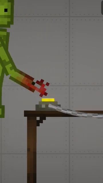 Маленький мальчик включил мясорубку смотреть онлайн