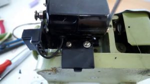 Замена ремня на оверлоке