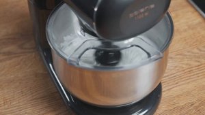 Видеообзор кухонной машины Polaris PKM 1107