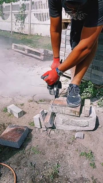 укладка тротуарной плитки подрезка смотреть онлайн