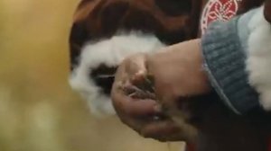 ГОСТЬ ГРУБО ПОСТАВИЛ ЖЕНУ РАКОМ, ПОКА МУЖ СМОТРЕЛ. Обм?