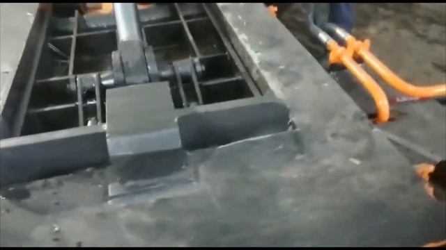 Пресс пакетировочный для металлолома Y81-125