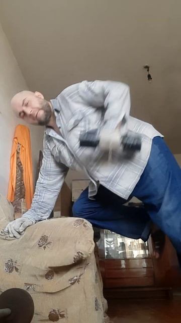 Вес детский 8 кг - разминка спины с гантелью. смотреть онлайн