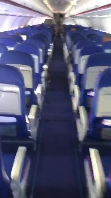 Пустой самолет WizzAir смотреть онлайн