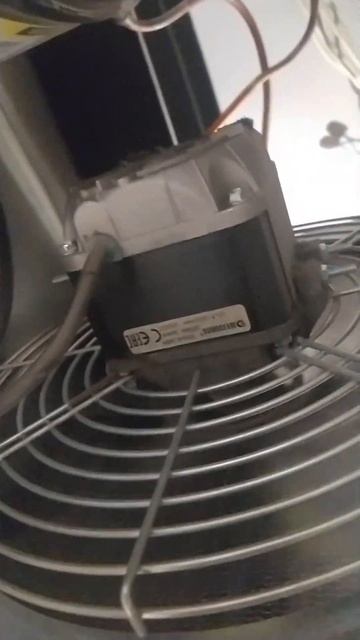 Неисправность холодильного шкафа. #холодильник #холод смотреть онлайн