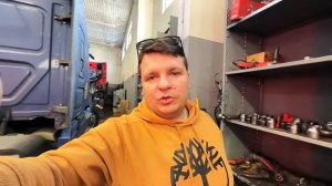 "Мы потратили $5 680 на ремонт Volvo и выжили в рейсе снежным штормом"