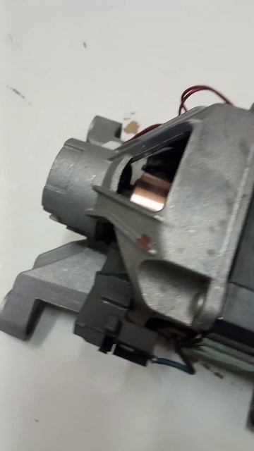 Двигатель C.E.SET. MCA 38/64-148/AD28CP к стиральной машине Hotpoint-Ari смотреть онлайн