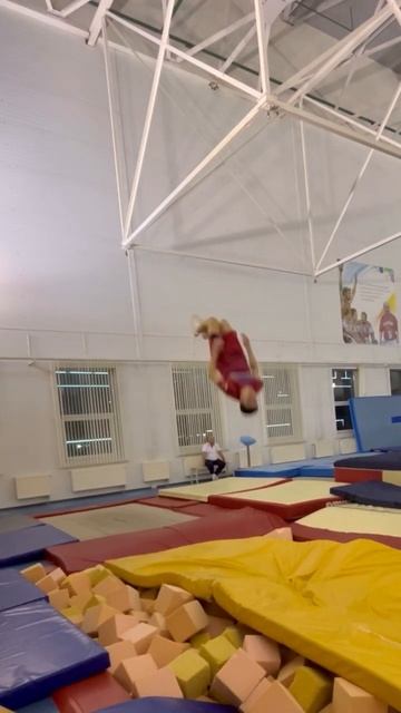 Понравилось видео?👍 Подписывайся на канал😊 #trampoline #б смотреть онлайн