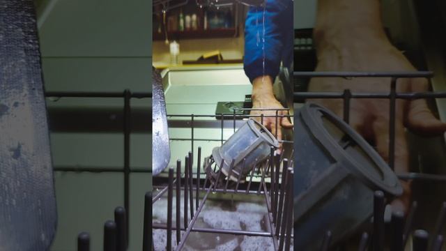 "Как работает посудомоечная машина"