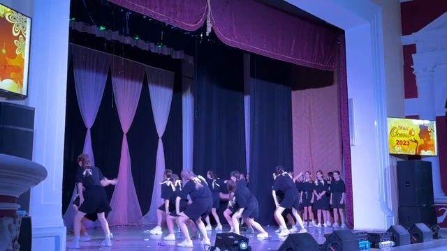 Танец под песню Малинки смотреть онлайн