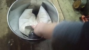 Как вытащить полный мешок из пылесоса Karcher WD 3 и не порв