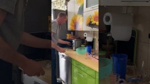 Жарим лук в микроволновке |  Андрей Лунёв