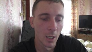 Почему при включении телефона зависает на заставке причина?