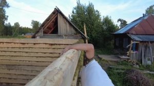 Переехали на Алтай. Баня - уложили последнее бревно!