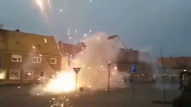 Новые приколы ноябрь 2013 №4 - Нифига себе петарда! смотреть онлайн