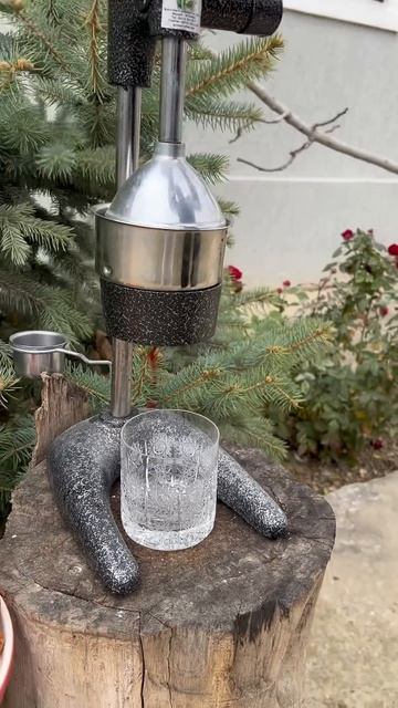 С дерева в стакан 🩸#гранат #фреш #натурпродукт #соковы смотреть онлайн