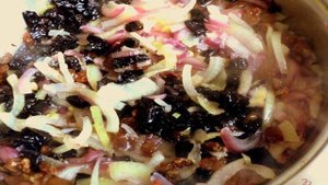 Котлеты рыбные с рисом и пикантным соусом