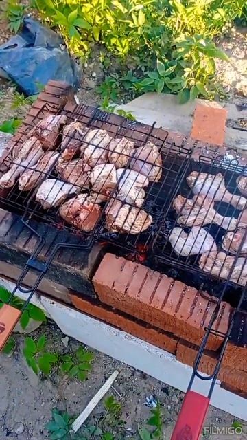приготовили шашлыки во время работы!!! смотреть онлайн
