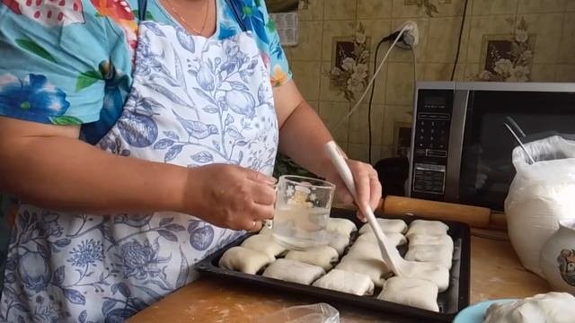 Пироги с луком и творогом из теста под названием подчи