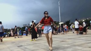 🎯🔘♫♪🎶ТАНЦУЕТ💃♛КРАСОТКА🕶🔝💘💃ЦинЦин🔔⛔🔴Суунун Боюнда 2 👍🏽Поёт киргизский мальчик♛Элнар Дайыр