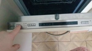 Встраиваемая посудомоечная машина midea MID45S300 не включа?