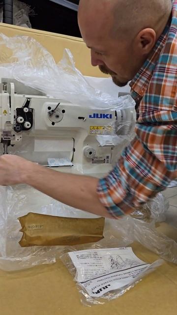 Новая игрушка Рукавная машинка для окантовки JUKI смотреть онлайн