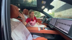 Черный Lixiang L6 Max.  Лиса рулит