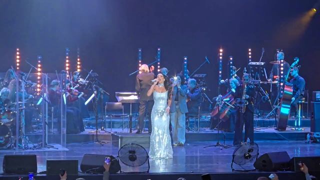 Алсу - Чужая (Санкт-Петербург, БКЗ "Октябрьский" 08.04.2025)