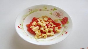 Салат с помидором и картофелем