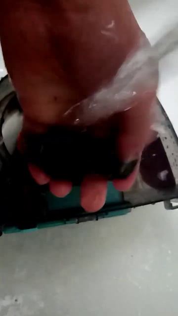 Как убрать пыль из контейнера пылесоса. #жиза смотреть онлайн