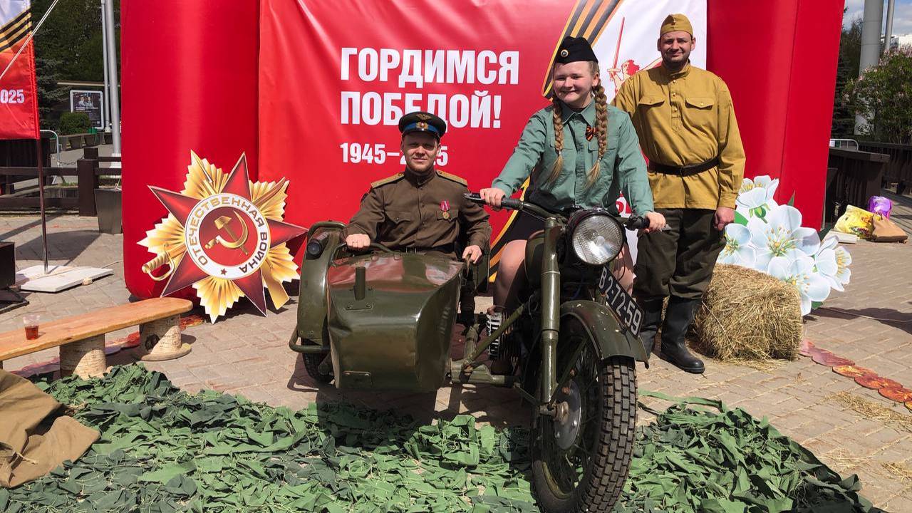 Олеся Тараненко исполняет песню "Жили были" из сериала "Солдаты" на 9 мая 2025 года у Калейдоскопа. смотреть онлайн