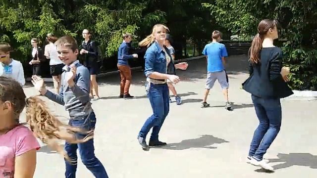 Флешмоб Україна Громи 2016