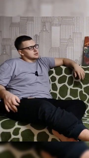 Трэш стример о девушке и деньгах #трэш #твич #девушка #д смотреть онлайн