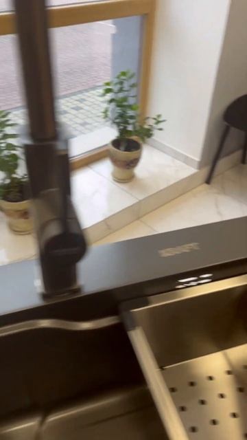 Кухонна мийка Kraft 75*46 PVD+ підстаканник+ кран з витяжним ? смотреть онлайн