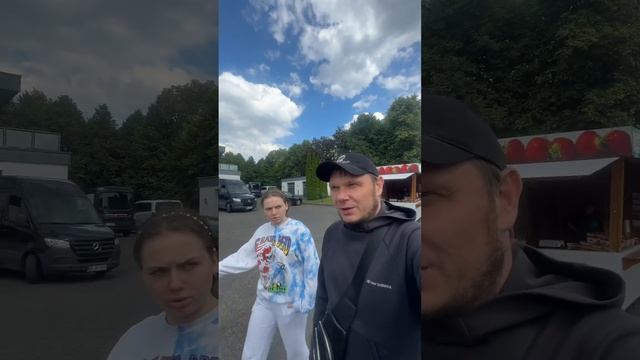 Что будет если ребенка посадить за руль в Германии смотреть онлайн