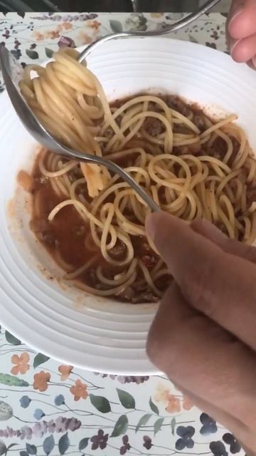 ВЫ УМЕЕТЕ ЕСТЬ СПАГЕТТИ ?🥰 смотреть онлайн